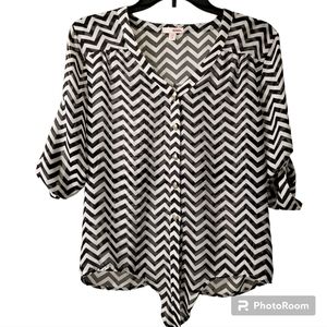 Bongo Womens Sheer Size Large Pullover Blouse Black White Herringbone Pattern